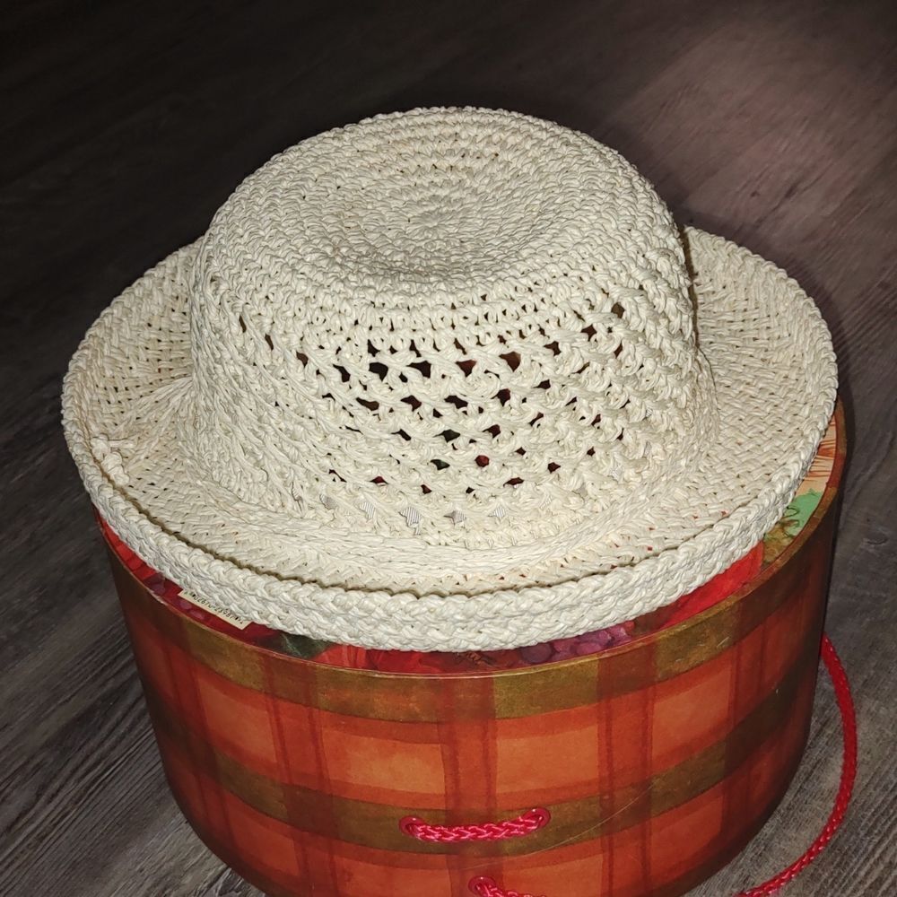 Beautiful Arlin hat One Size